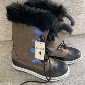 NWT boys or girls  Snow boots